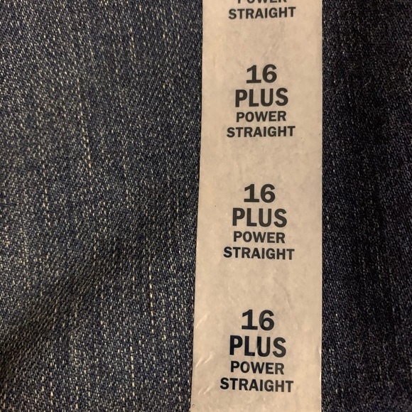 Old Navy High Rise Jeans - Picture 6 of 10